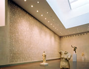 Parete del museo con iscrizioni